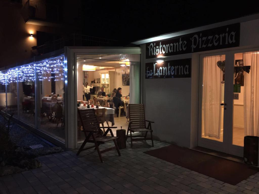 Pizzeria La Lanterna